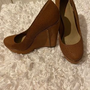 Brown Wedge